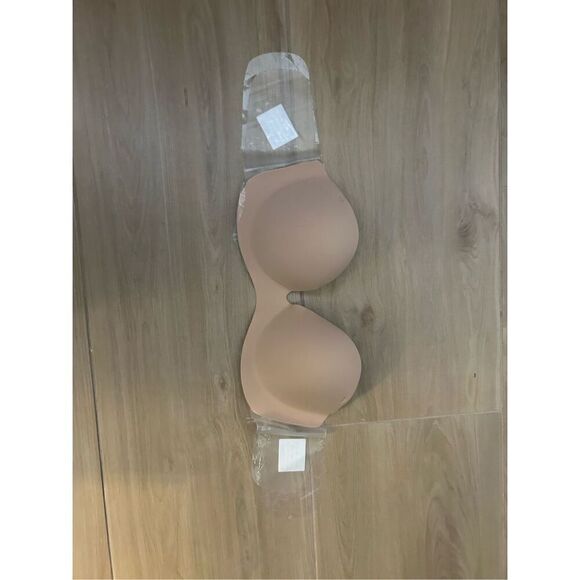 NEW Strapless Backless Invisible Push-up Self Adhesive Bra DDD - Picture 3 of 5